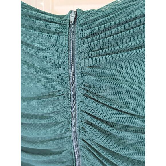 Windsor Emerald Green Scrunch Bodycon Dress - Size Medium - Picture 6 of 7